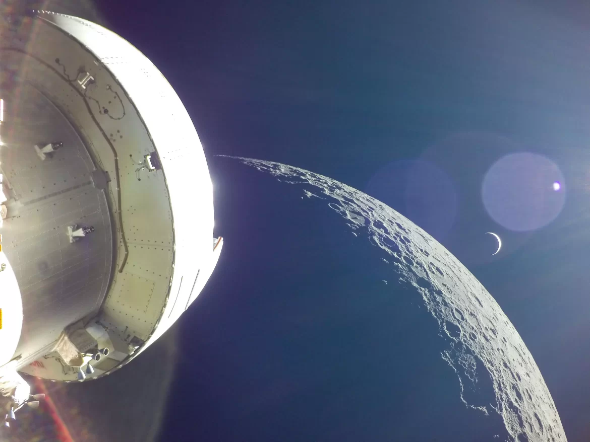 Astronauts test SpaceX’s crucial moon elevator Mashable